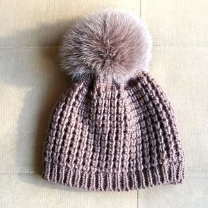 Kyi-kyi brown beanie with big fluffy pompom